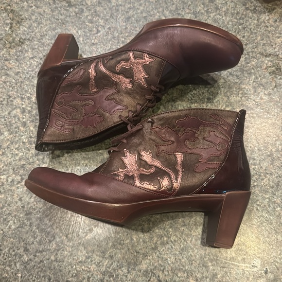 NAOT Booties “Baccio” Style in Deep Red / Brown / Maroon/ Burgundy - Picture 4 of 7